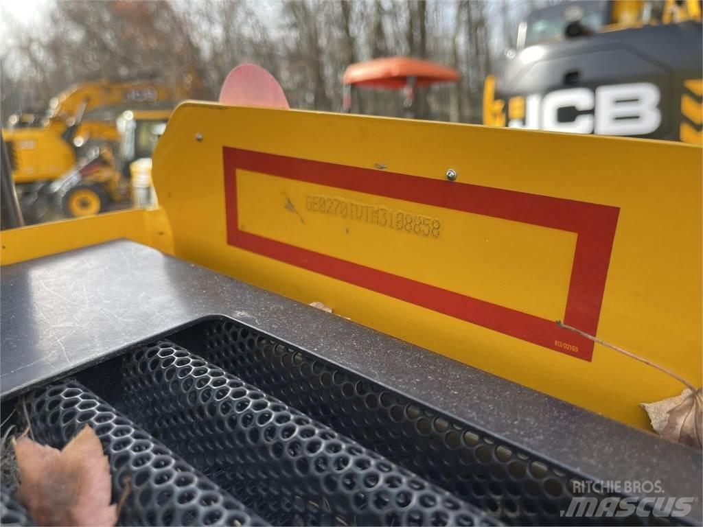 JCB 270T Krautuvai su šoniniu pasukimu
