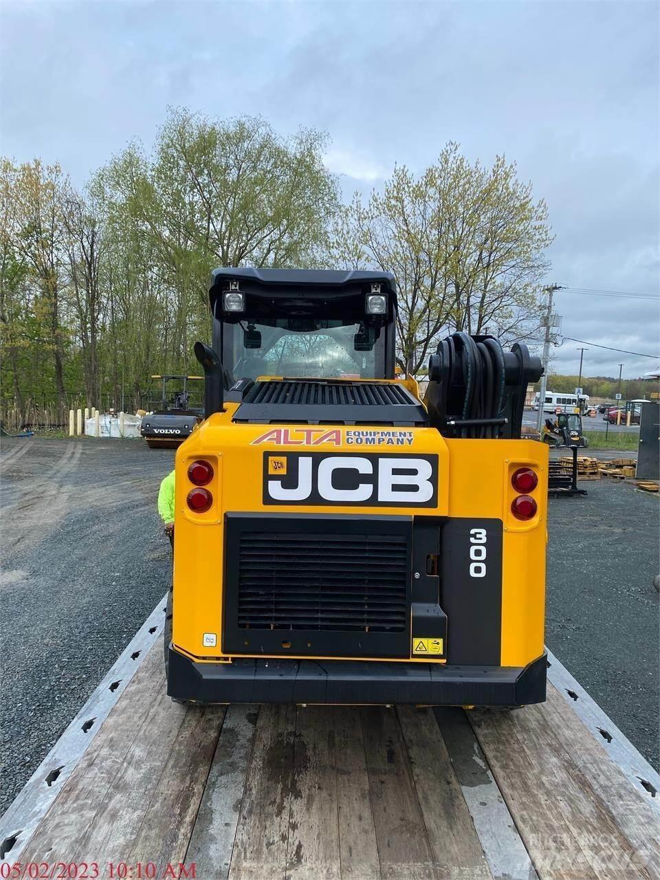 JCB 300 Krautuvai su šoniniu pasukimu