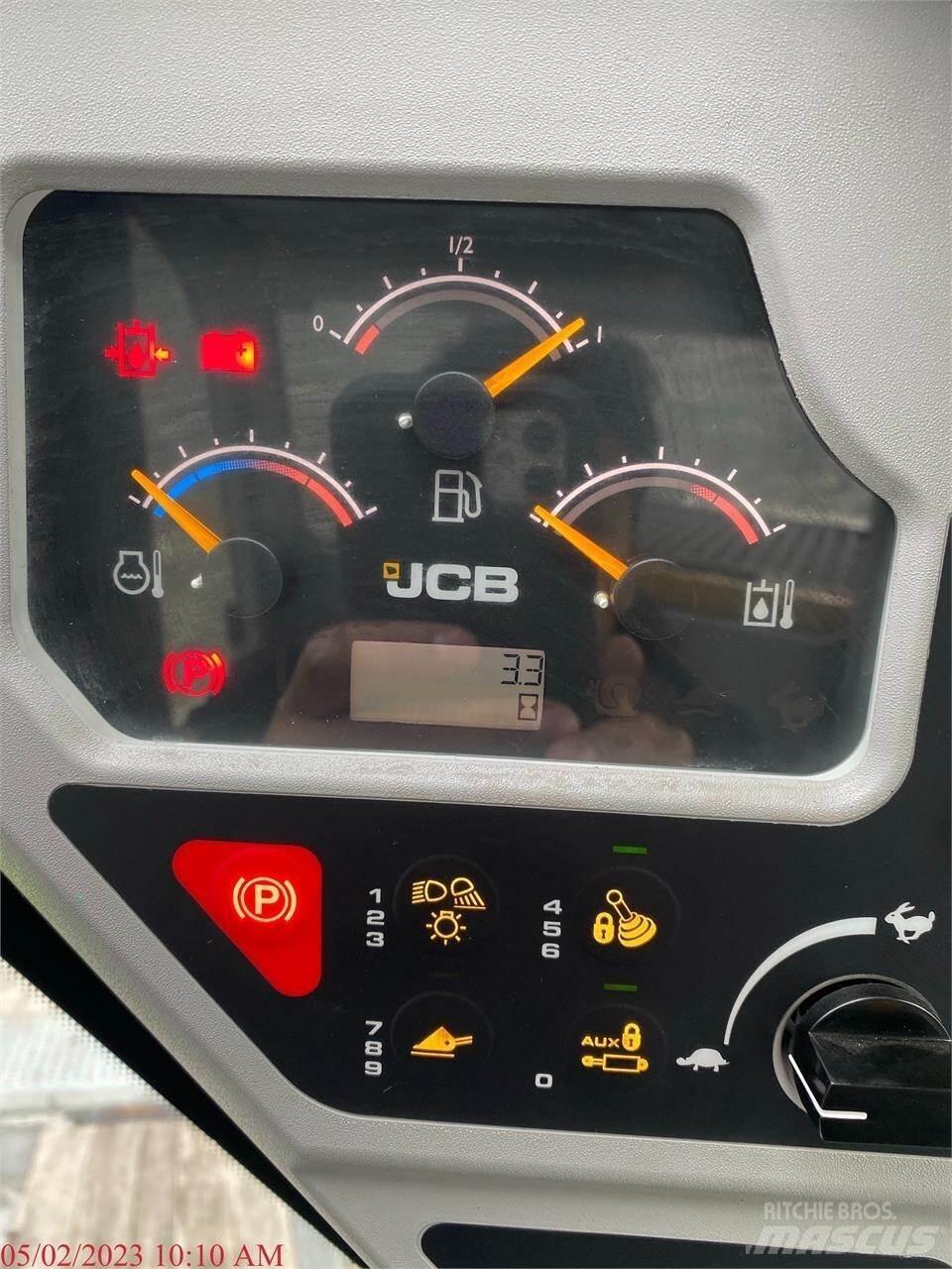 JCB 300 Krautuvai su šoniniu pasukimu