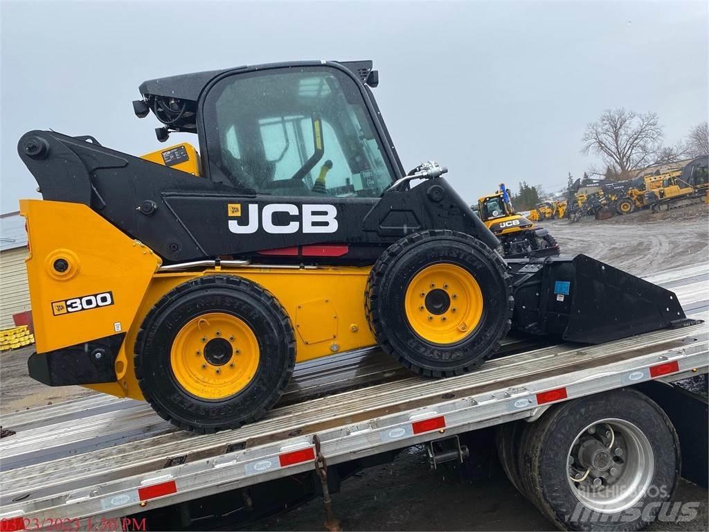 JCB 300 Krautuvai su šoniniu pasukimu