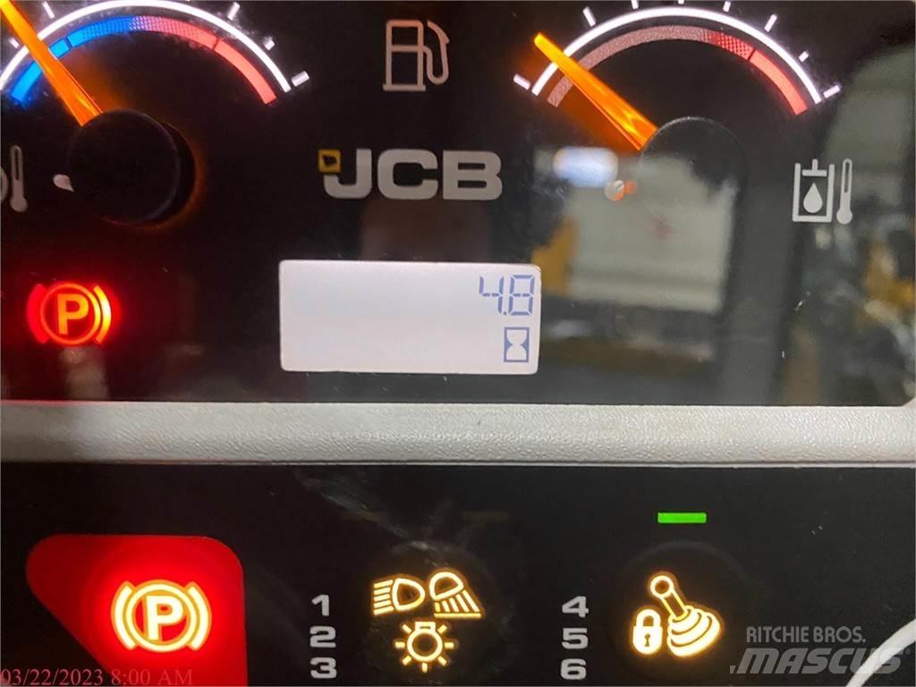 JCB 3TS-8W Krautuvai su šoniniu pasukimu