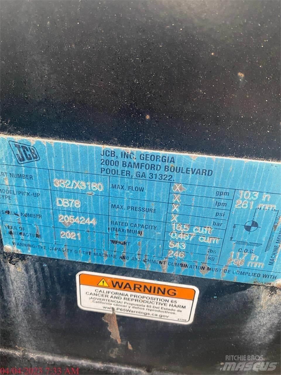 JCB 3TS-8W Krautuvai su šoniniu pasukimu