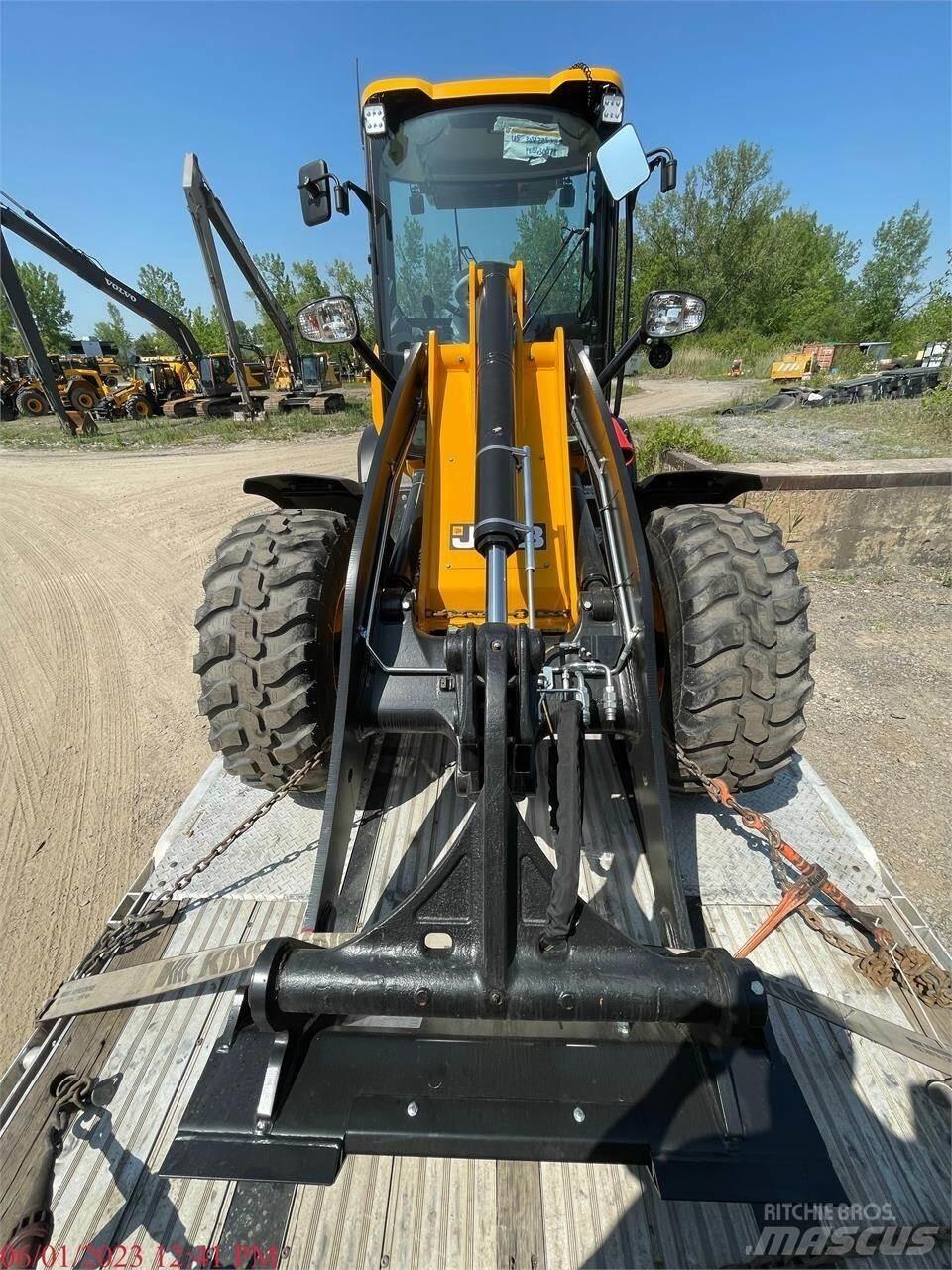 JCB 409 Naudoti ratiniai krautuvai
