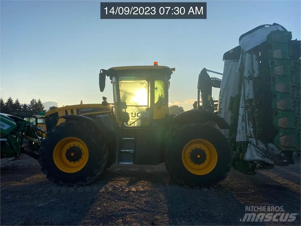 JCB FASTRAC 4220 Traktoriai