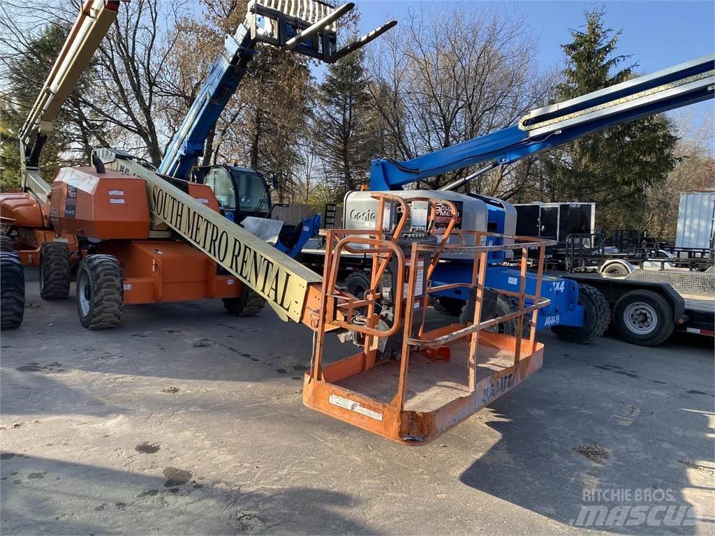 JLG 600S Teleskopiniai keltuvai