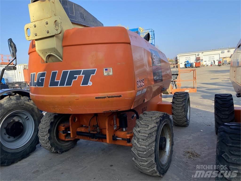 JLG 600S Teleskopiniai keltuvai