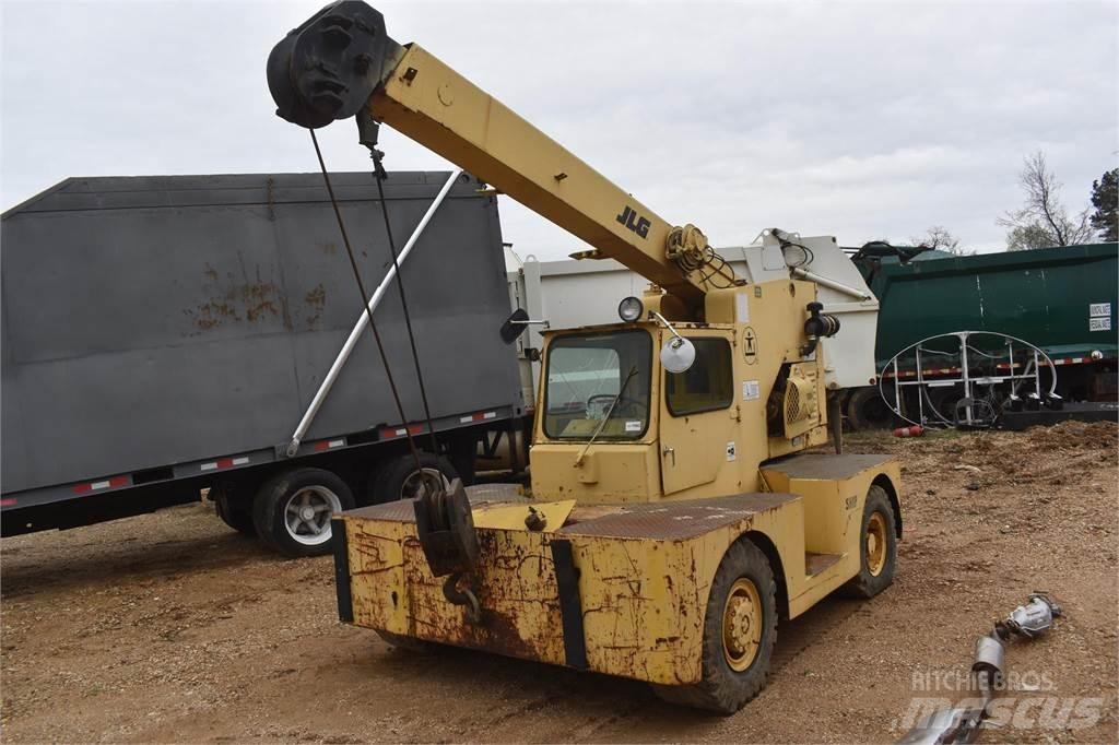 JLG 886 Neapdoroto reljefo kranai