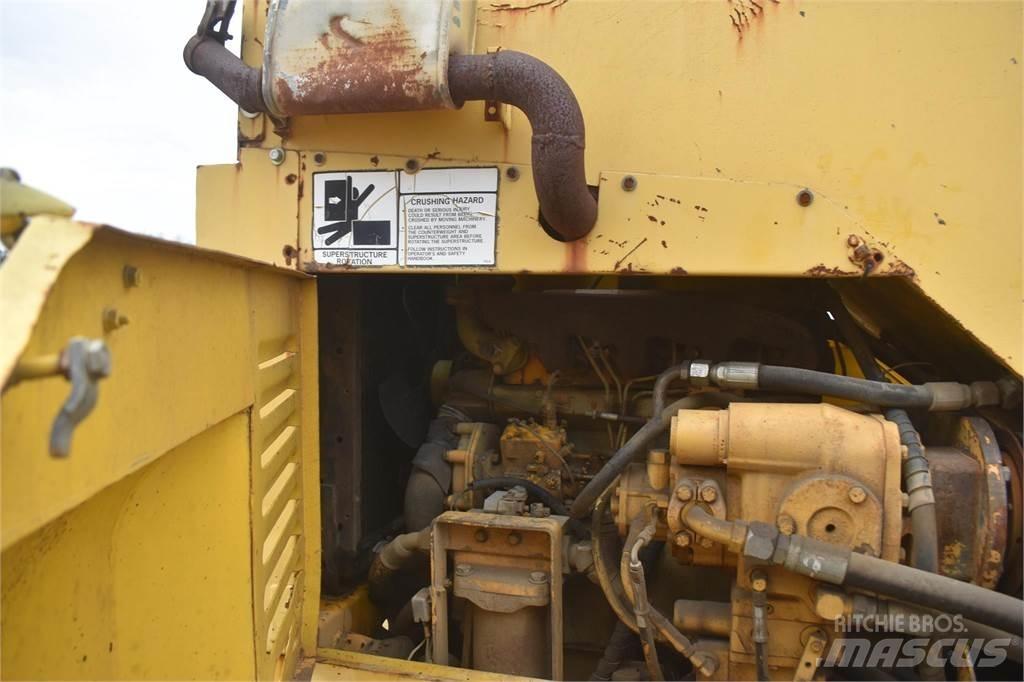 JLG 886 Neapdoroto reljefo kranai
