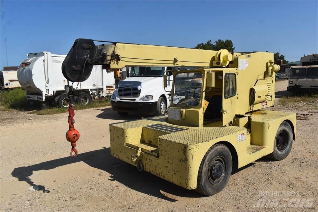 JLG 886D Neapdoroto reljefo kranai