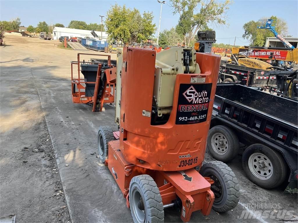 JLG E300AJP Alkūniniai keltuvai