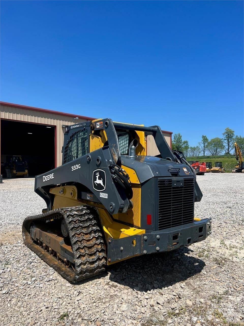 John Deere 333G Krautuvai su šoniniu pasukimu
