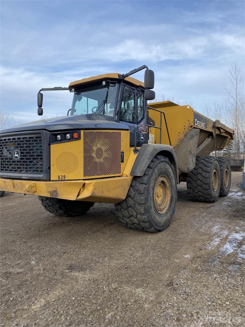 John Deere 410E Karjeriniai savivarčiai