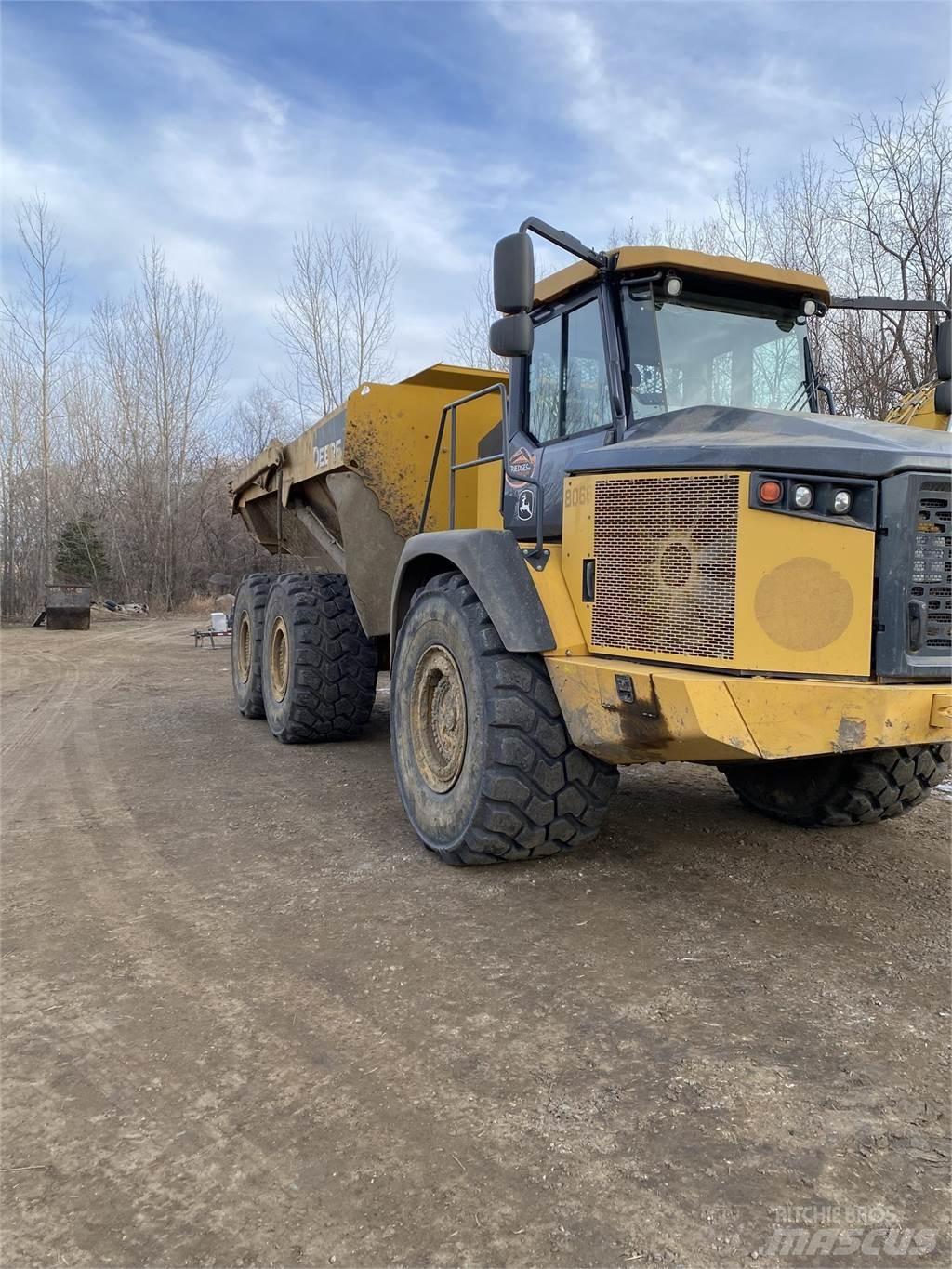 John Deere 410E Karjeriniai savivarčiai
