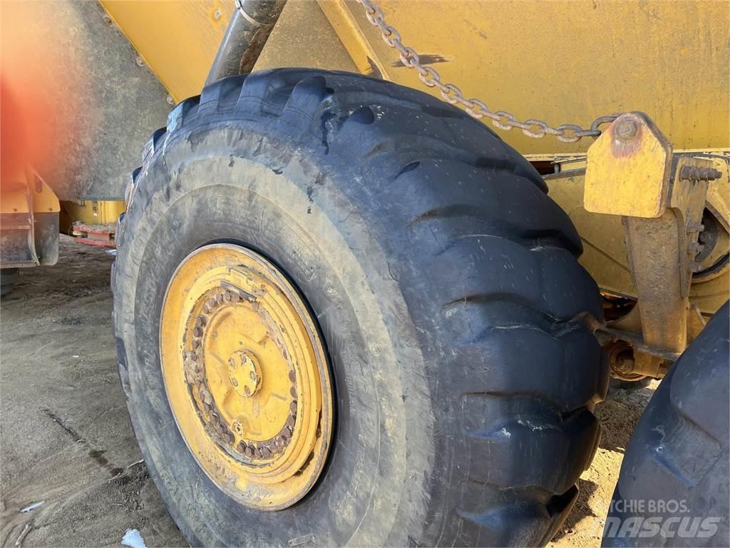 John Deere 460E Karjeriniai savivarčiai