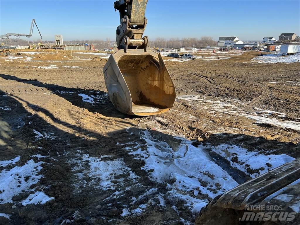 John Deere 470G LC Vikšriniai ekskavatoriai