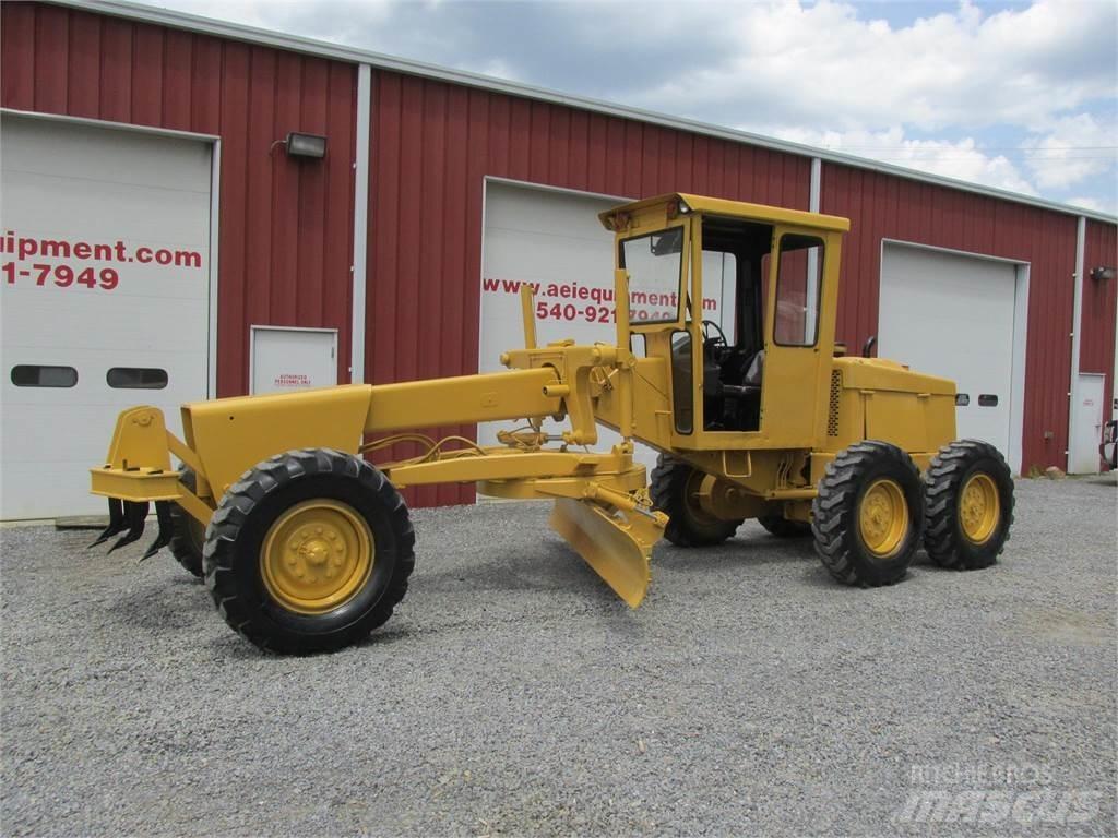 John Deere 570 Greideriai