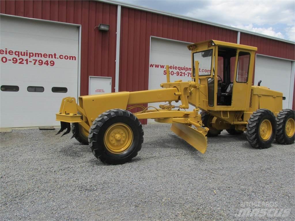 John Deere 570 Greideriai