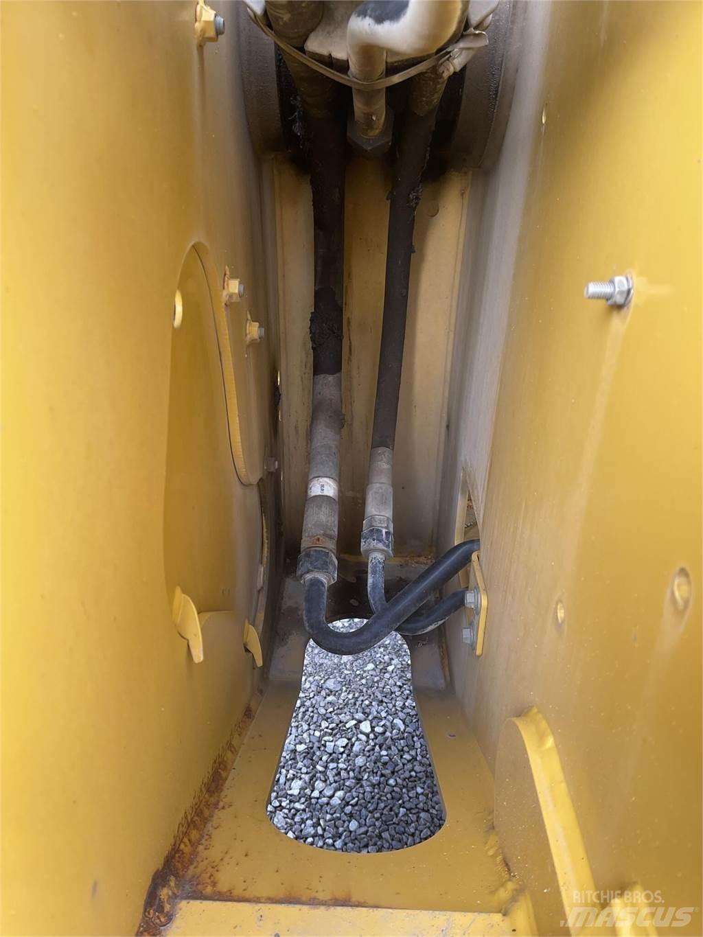 John Deere 624L Naudoti ratiniai krautuvai