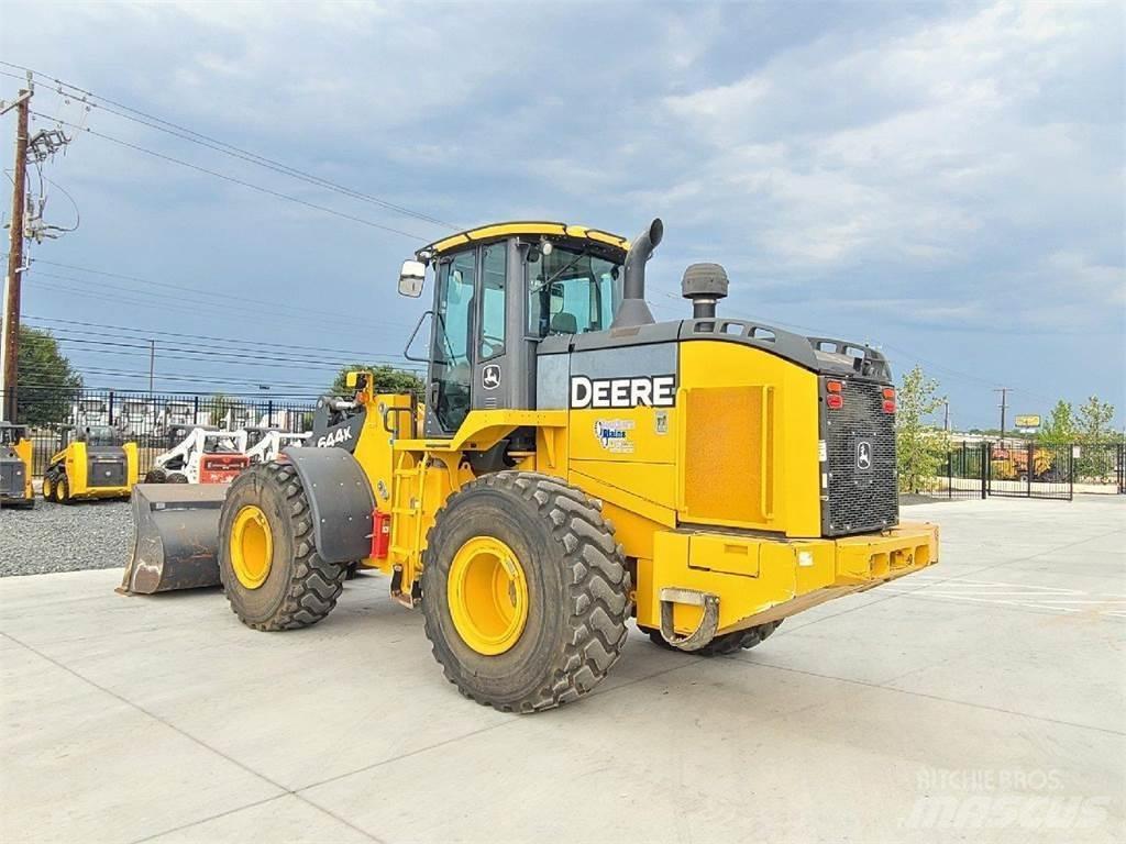 John Deere 644K Naudoti ratiniai krautuvai