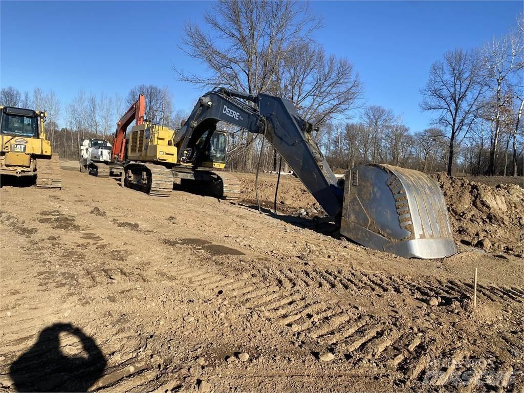 John Deere 670G LC Vikšriniai ekskavatoriai