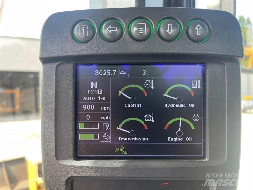 John Deere 744K Naudoti ratiniai krautuvai