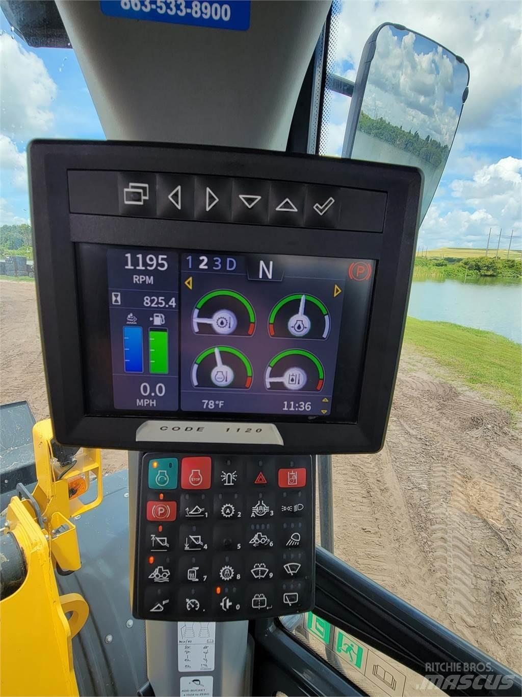 John Deere 744L Naudoti ratiniai krautuvai