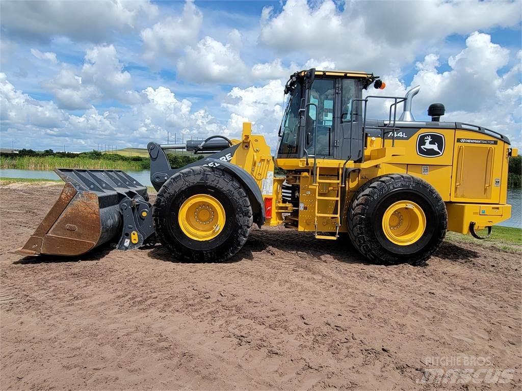 John Deere 744L Naudoti ratiniai krautuvai
