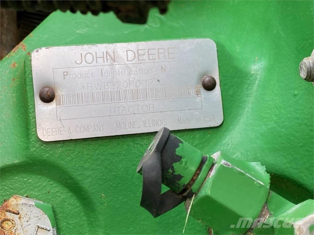 John Deere 8320 Traktoriai