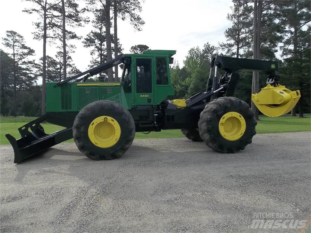 John Deere 848H Skiedrovežiai