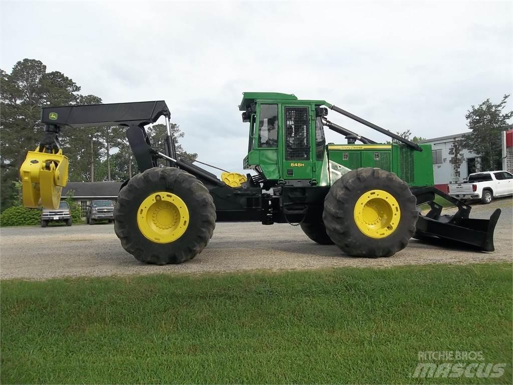 John Deere 848H Skiedrovežiai