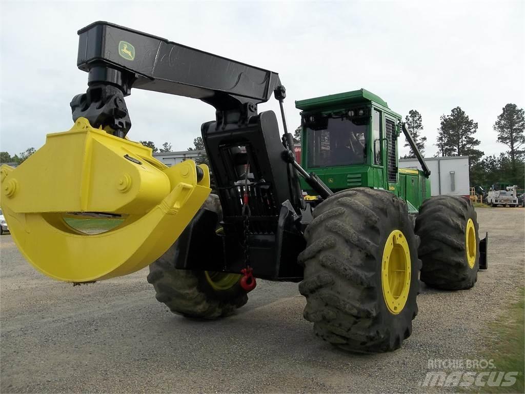 John Deere 848H Skiedrovežiai
