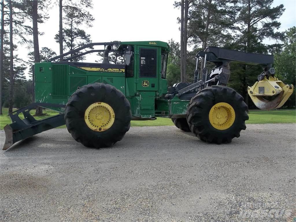 John Deere 848L Skiedrovežiai