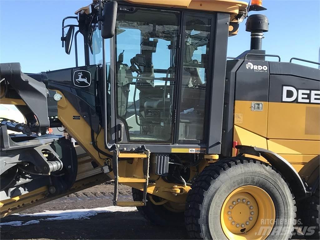 John Deere 872G Greideriai