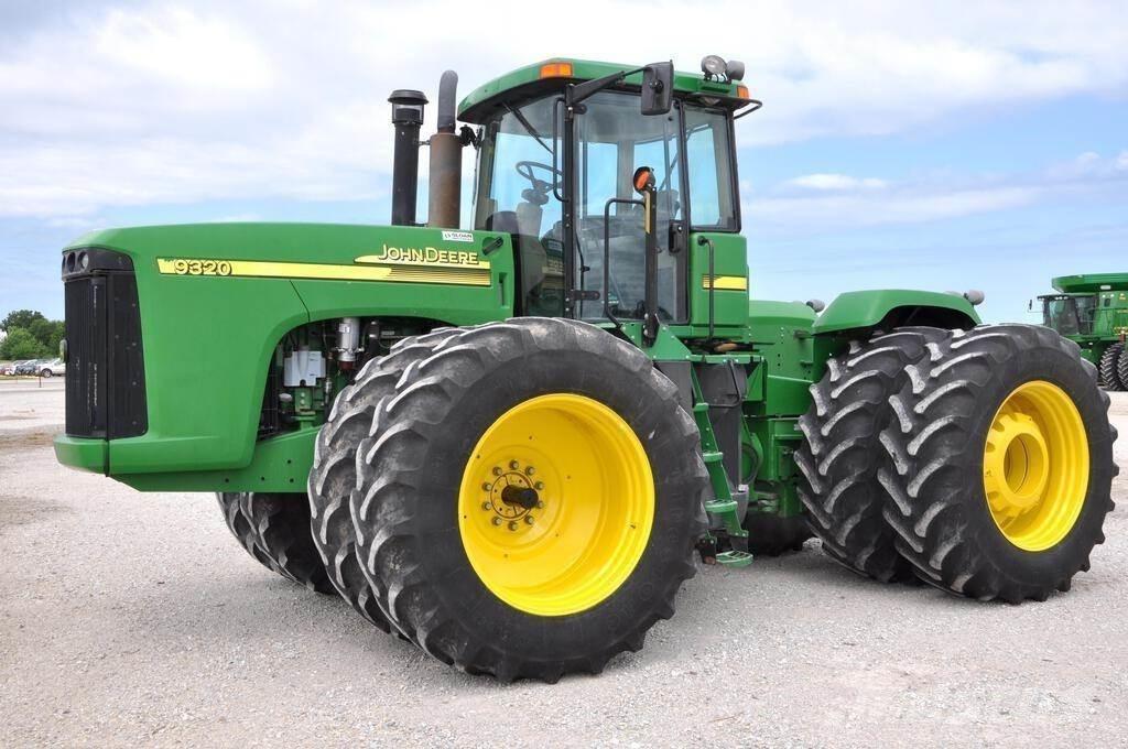 John Deere 9320 Traktoriai