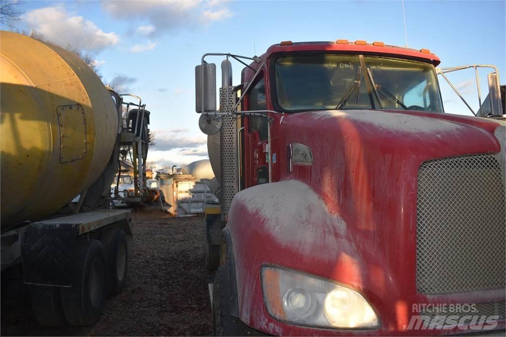 Kenworth T440 Betonvežiai