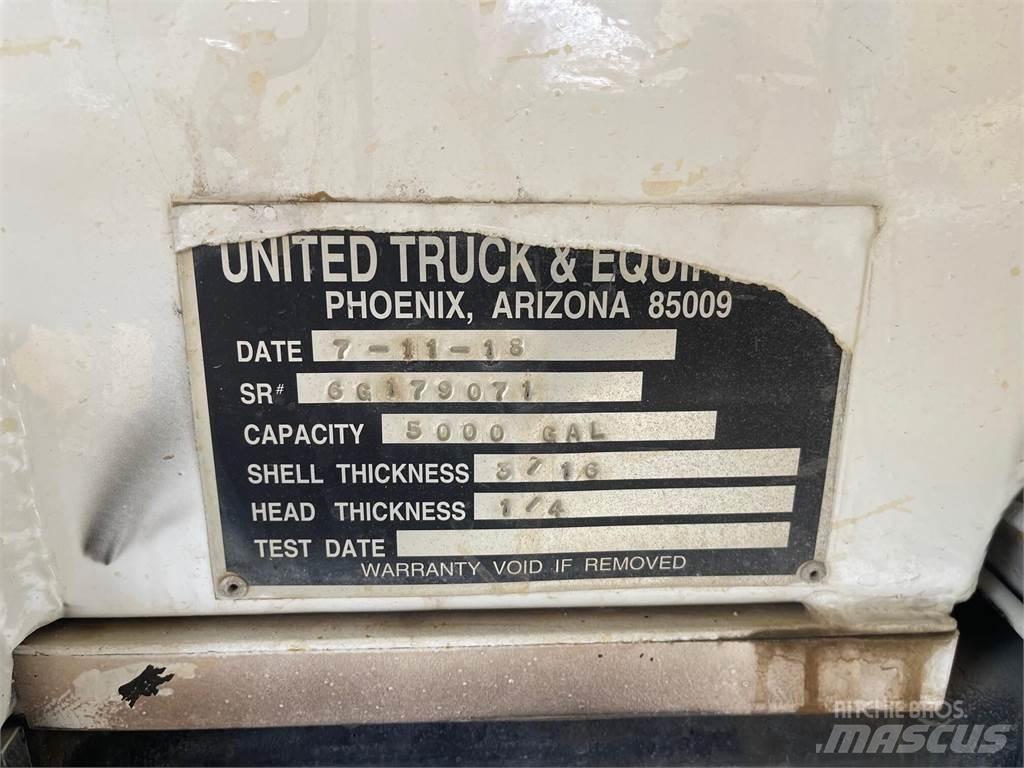 Kenworth T440 Vandens sunkvežimiai