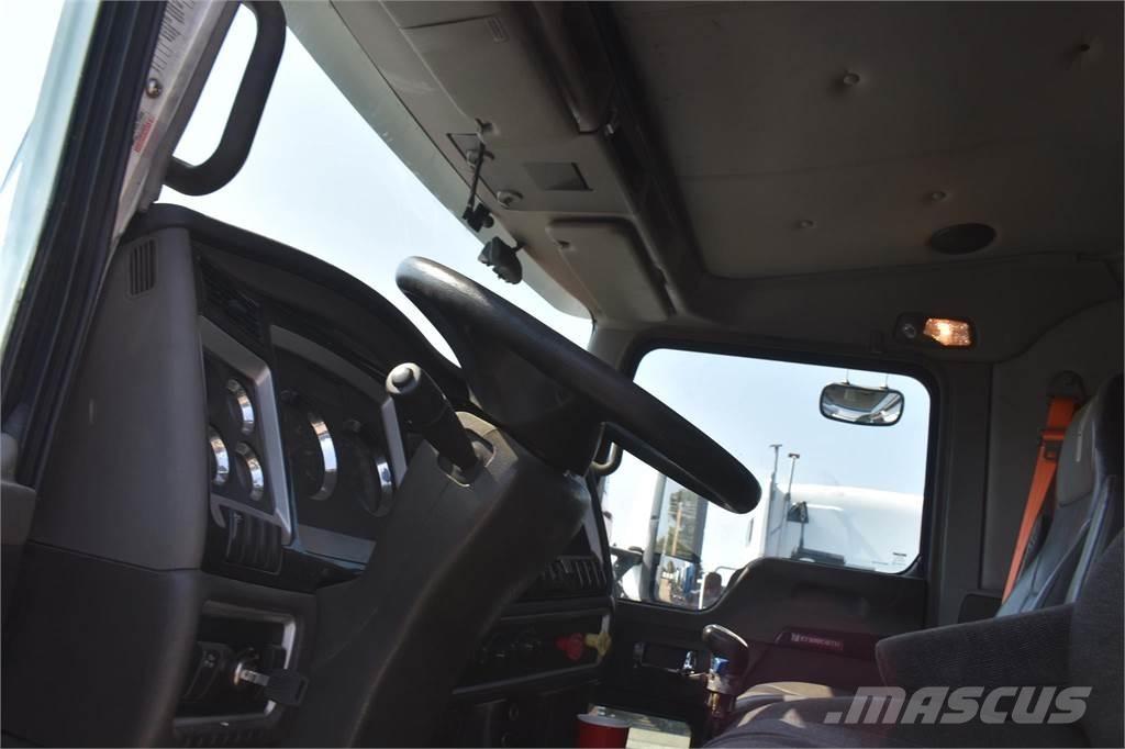 Kenworth T660 Savivarčių priekabų vilkikai