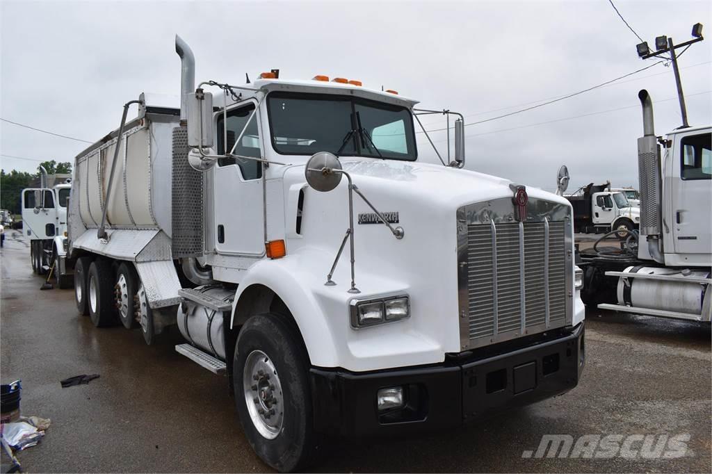 Kenworth T800 Savivarčių priekabų vilkikai