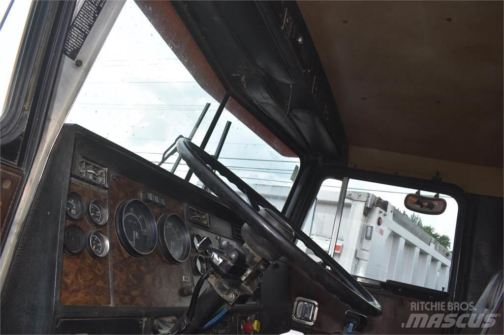 Kenworth T800 Savivarčių priekabų vilkikai