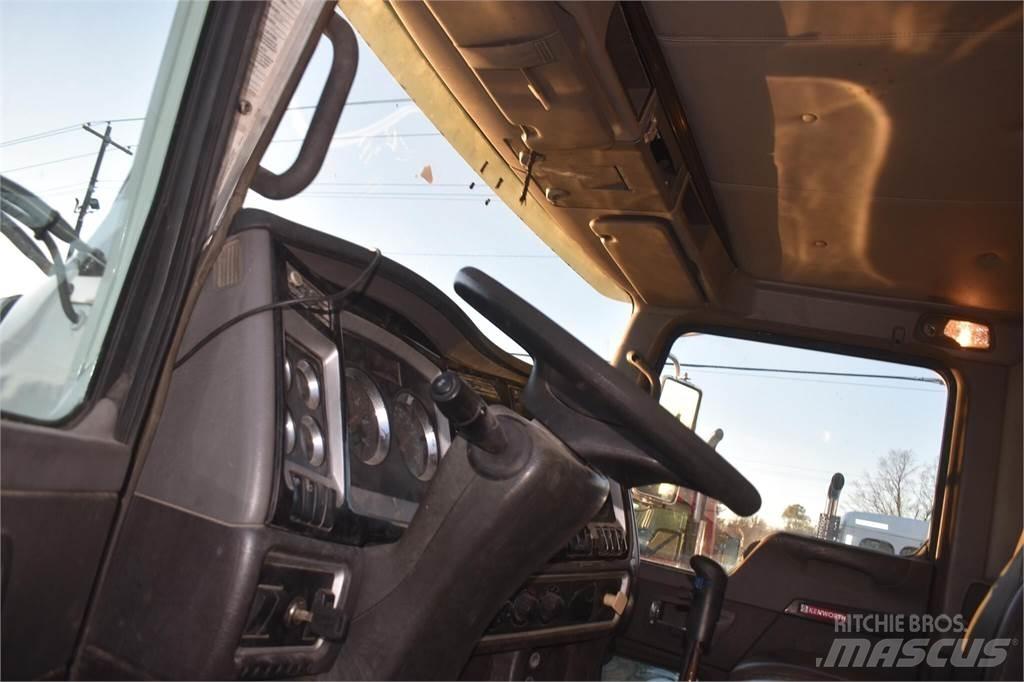 Kenworth T800 Savivarčių priekabų vilkikai