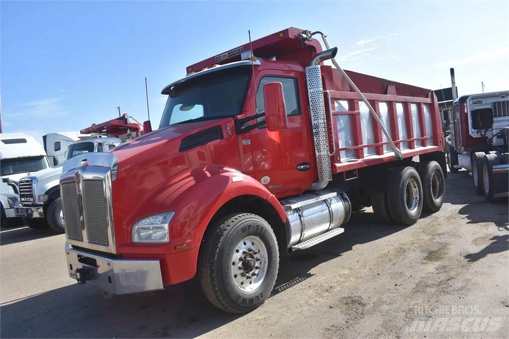 Kenworth T880 Savivarčių priekabų vilkikai