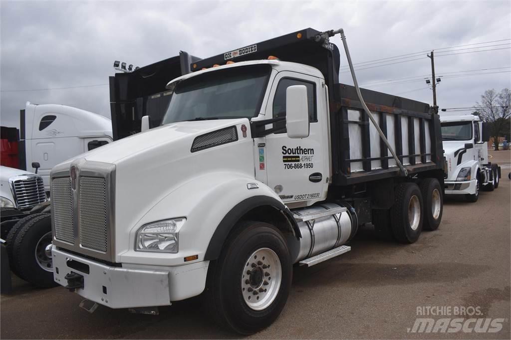 Kenworth T880 Savivarčių priekabų vilkikai