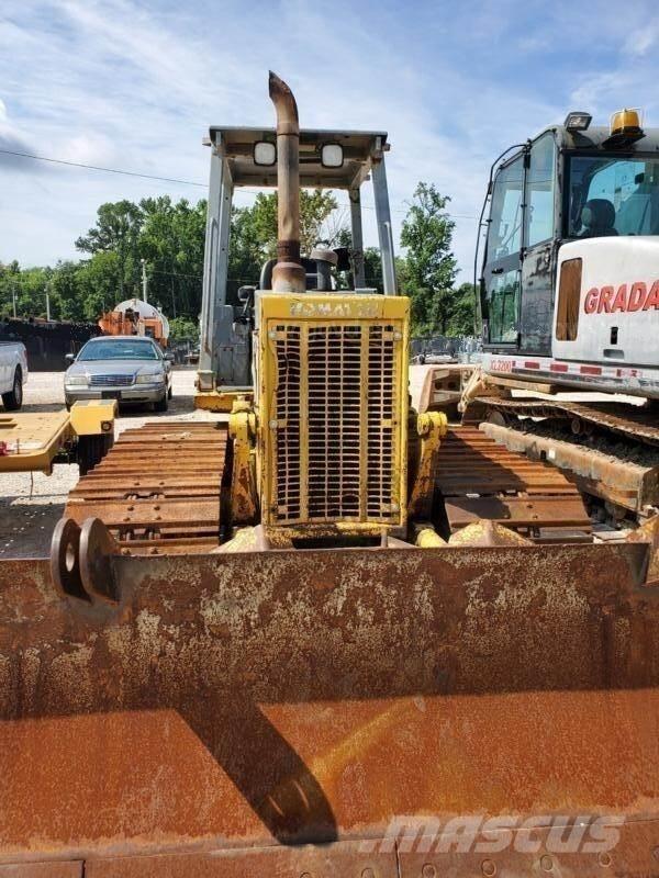 Komatsu D38P-1 LGP Vikšriniai buldozeriai