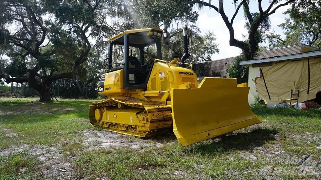 Komatsu D39PX-24 Vikšriniai buldozeriai
