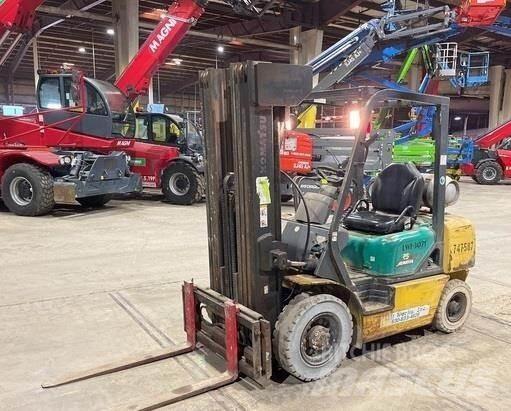 Komatsu FG25T-14 Šakiniai krautuvai - Kita