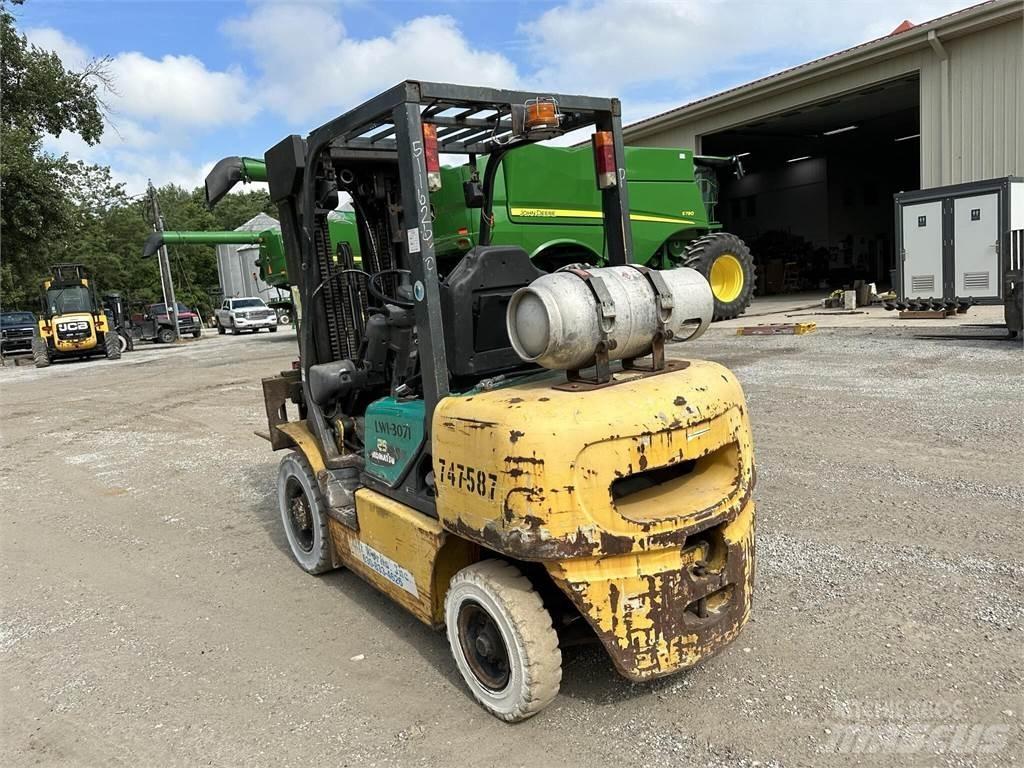 Komatsu FG25T-14 Šakiniai krautuvai - Kita
