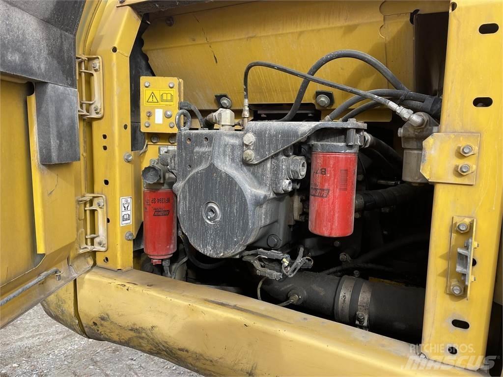 Komatsu PC210 LC-8 Vikšriniai ekskavatoriai
