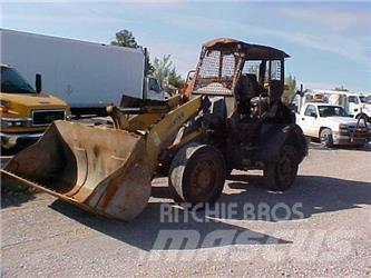 Komatsu WA100 Naudoti ratiniai krautuvai