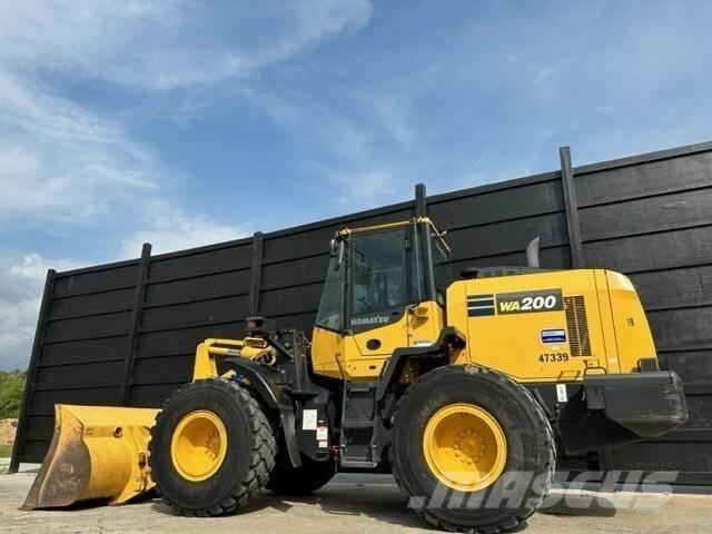 Komatsu WA200-8 Naudoti ratiniai krautuvai