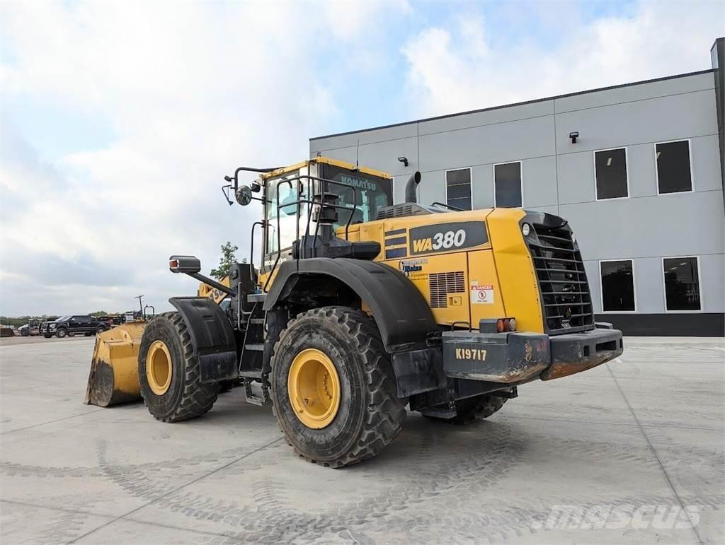 Komatsu WA380-8 Naudoti ratiniai krautuvai